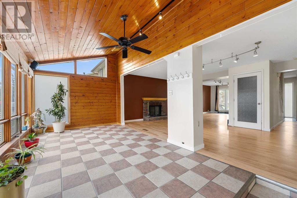 Single Family House for Sale in  Scenic Way NW Scenic Acres Calgary 
