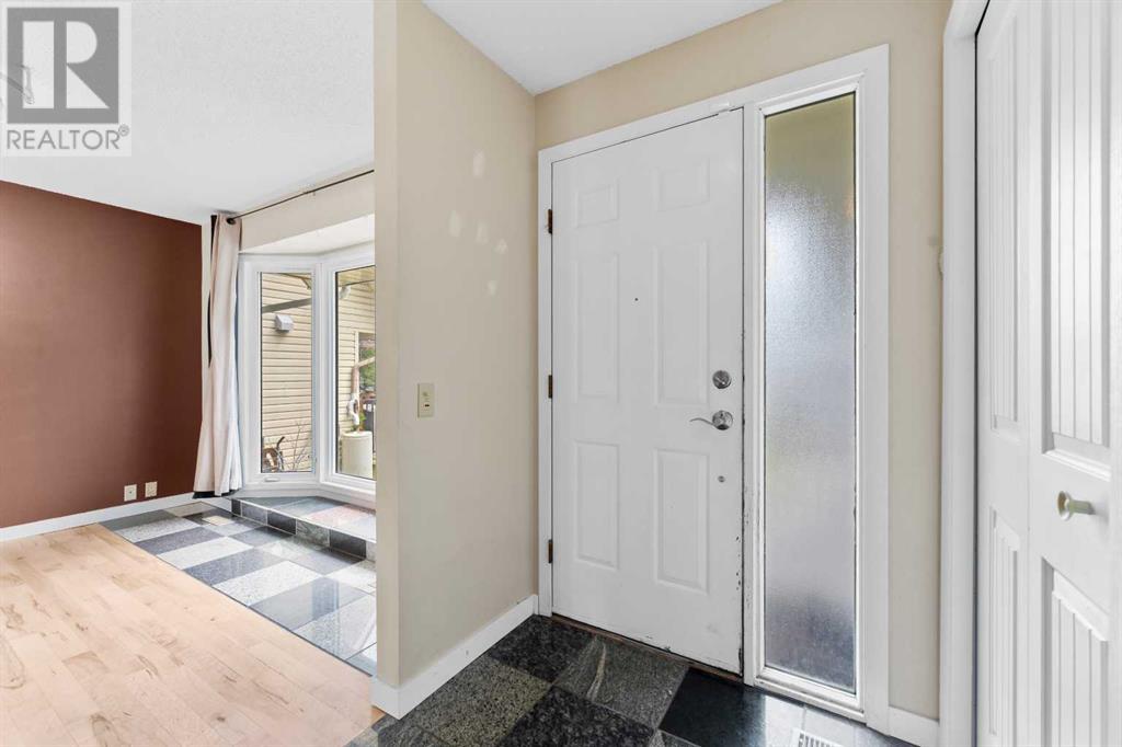 Single Family House for Sale in  Scenic Way NW Scenic Acres Calgary 