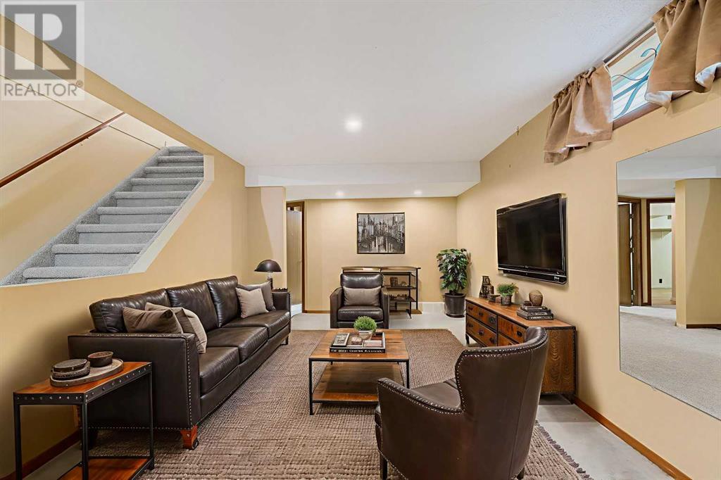 Single Family House for Sale in  Scenic Way NW Scenic Acres Calgary 