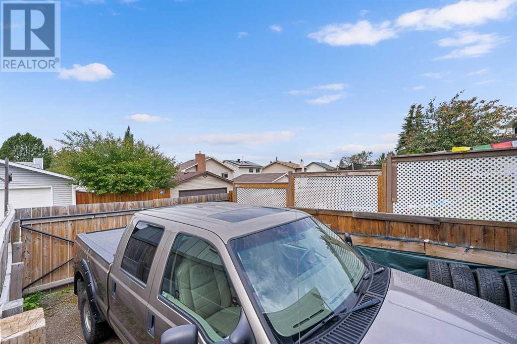 Single Family House for Sale in  Scenic Way NW Scenic Acres Calgary 