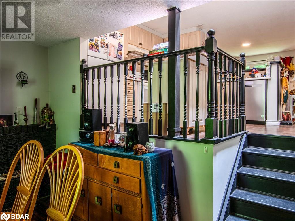 Photo 10 of 40 Doris Drive, Barrie ON