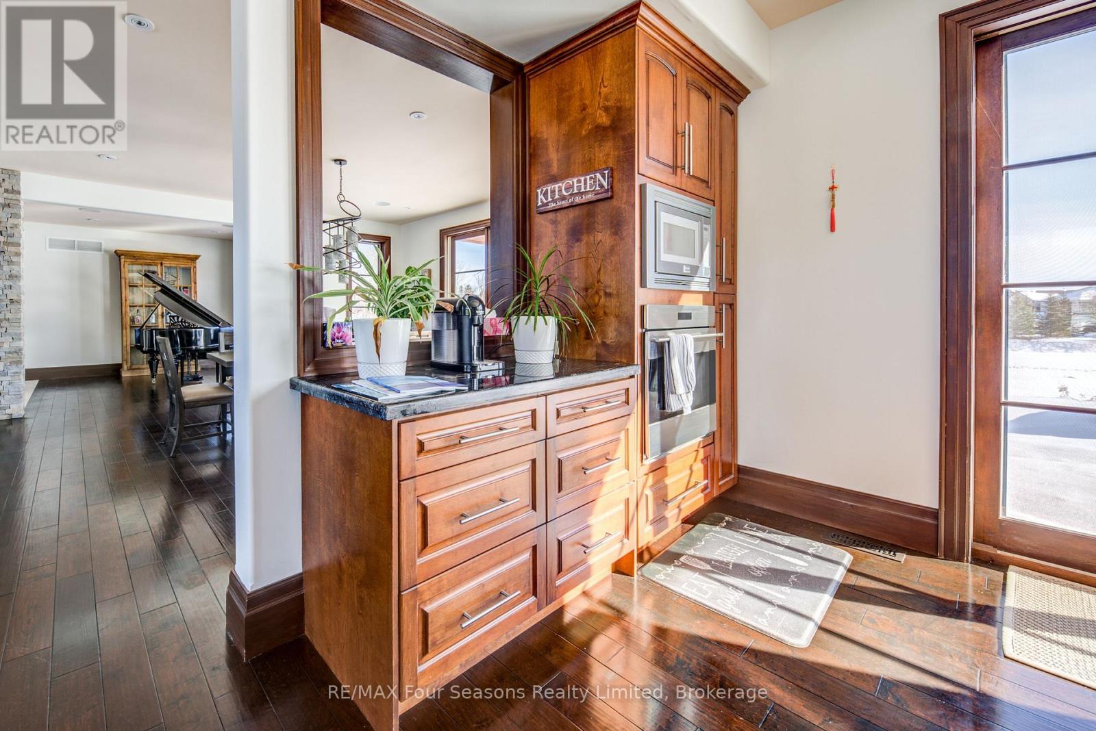 Photo 41 of 12 Windrose Valley Boulevard, Clearview ON