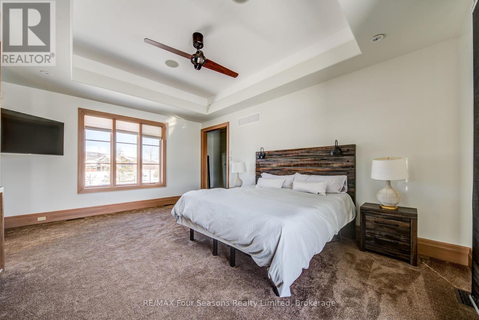 Photo 9 of 12 Windrose Valley Boulevard, Clearview ON