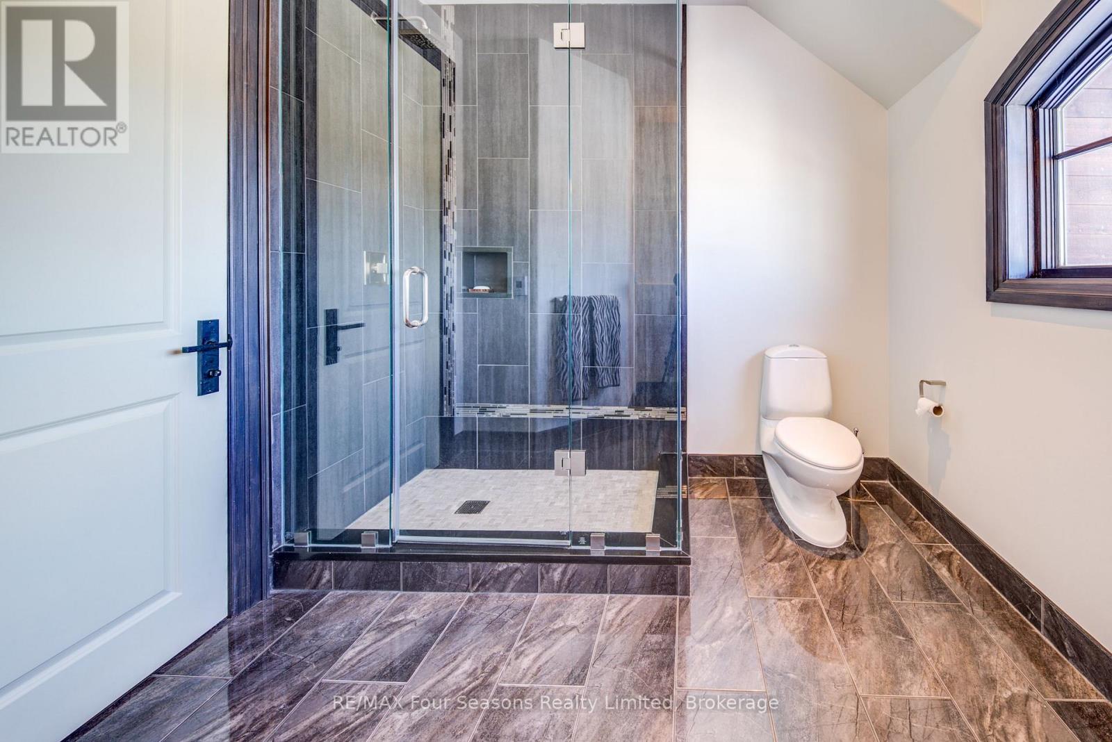 Photo 22 of 12 Windrose Valley Boulevard, Clearview ON