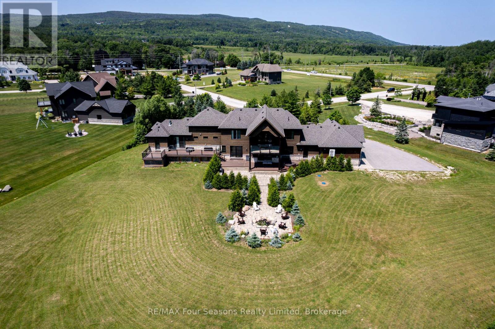 Photo 50 of 12 Windrose Valley Boulevard, Clearview ON