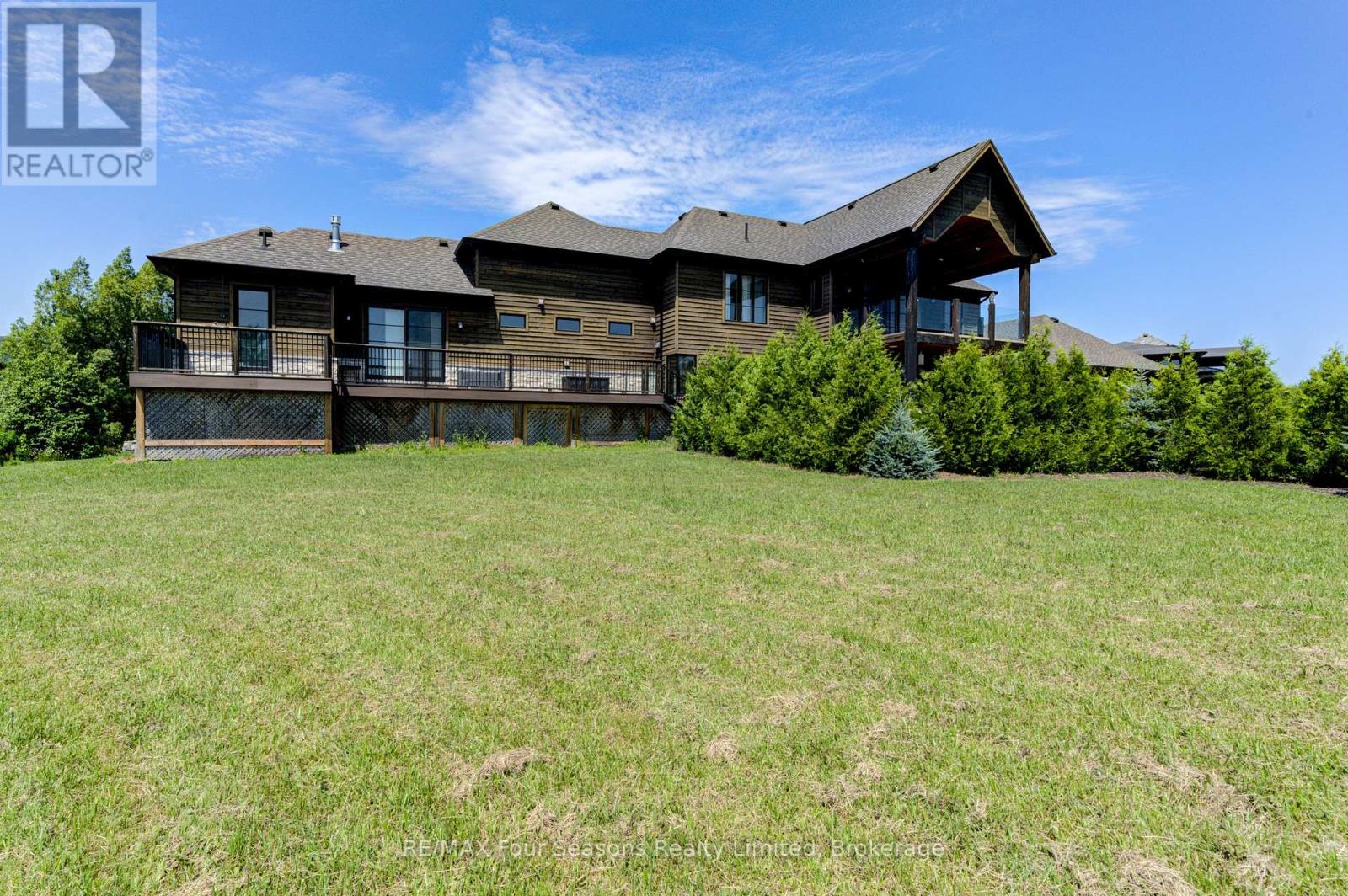 Photo 23 of 12 Windrose Valley Boulevard, Clearview ON