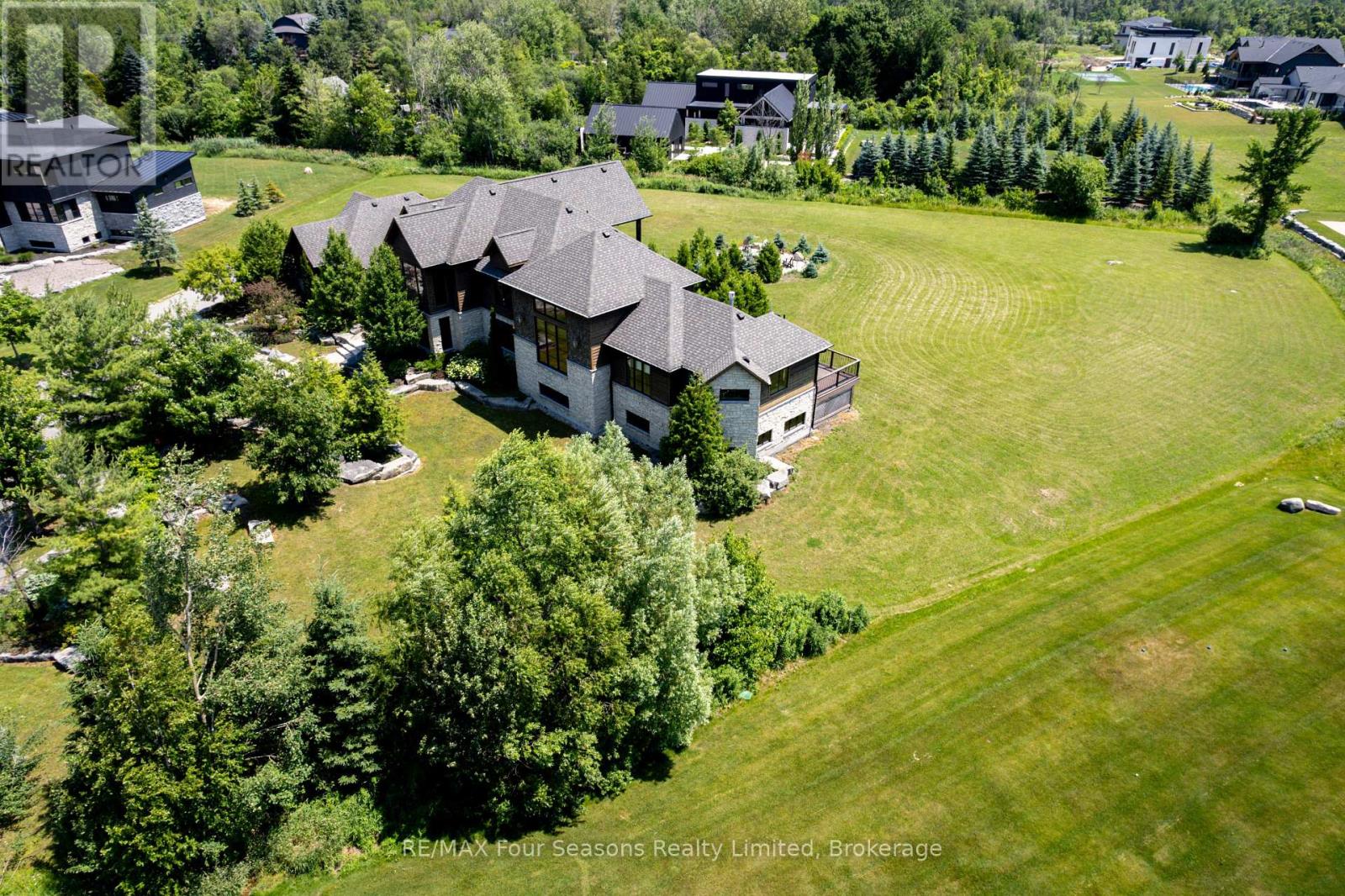 Photo 26 of 12 Windrose Valley Boulevard, Clearview ON