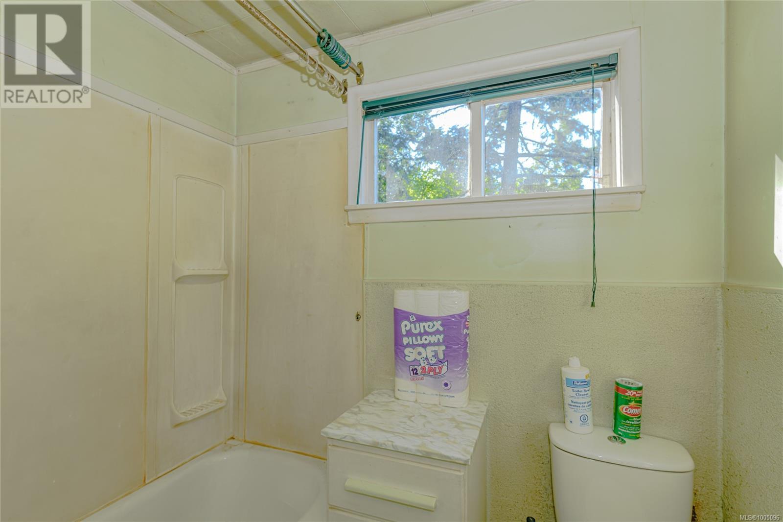 535 Rainbow Rd, Salt Spring