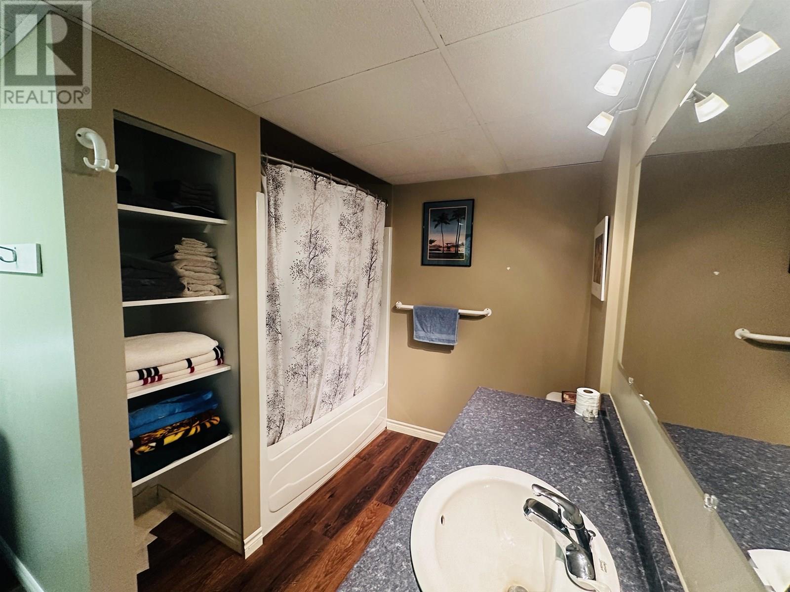 286 PIONEER WAY - 40