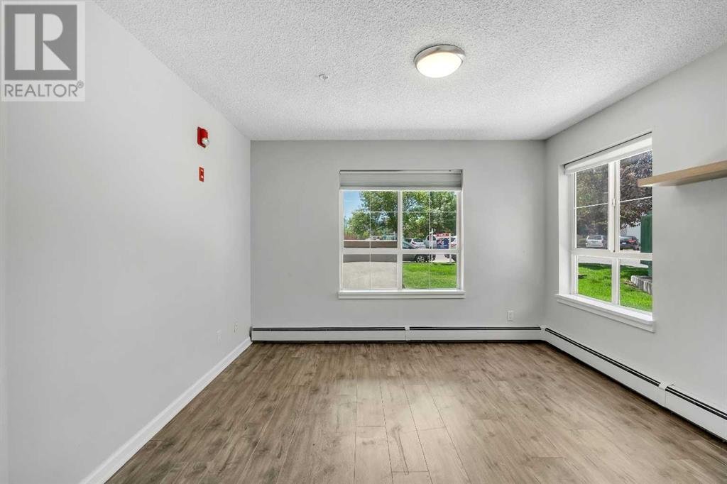 Single Family House for Sale in   Richard Court SW Lincoln Park Calgary 