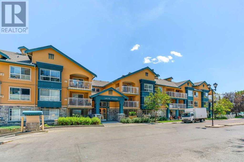 Single Family House for Sale in   Richard Court SW Lincoln Park Calgary 