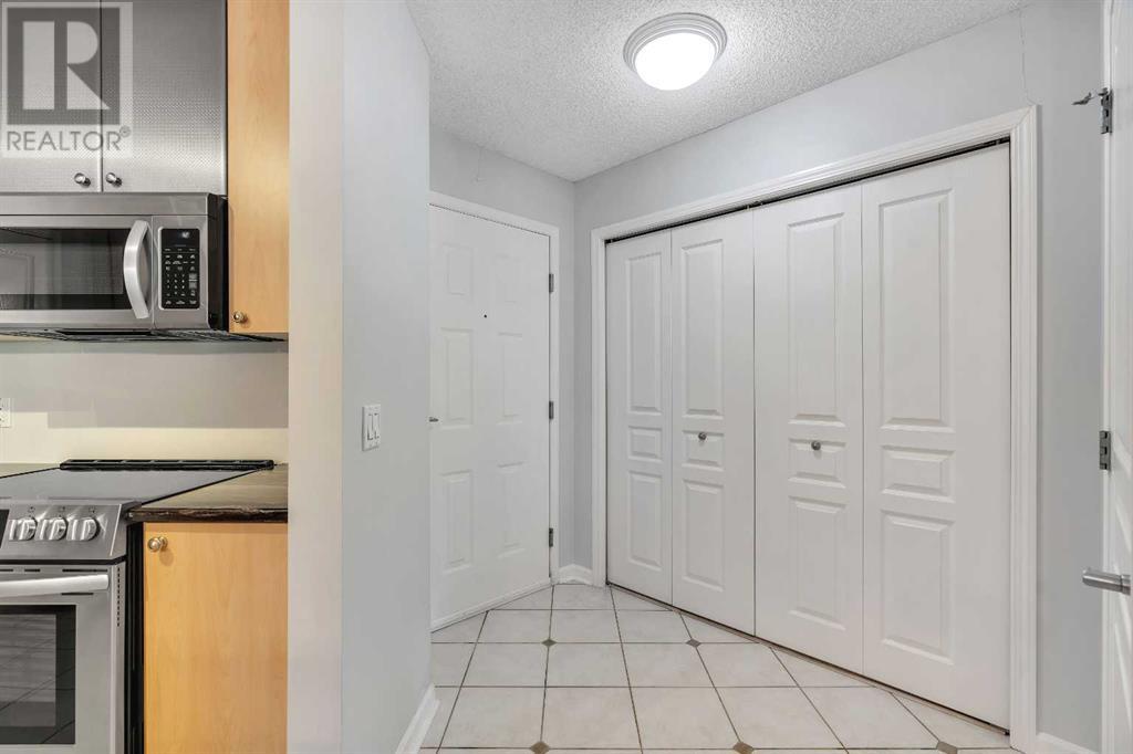 Single Family House for Sale in   Richard Court SW Lincoln Park Calgary 