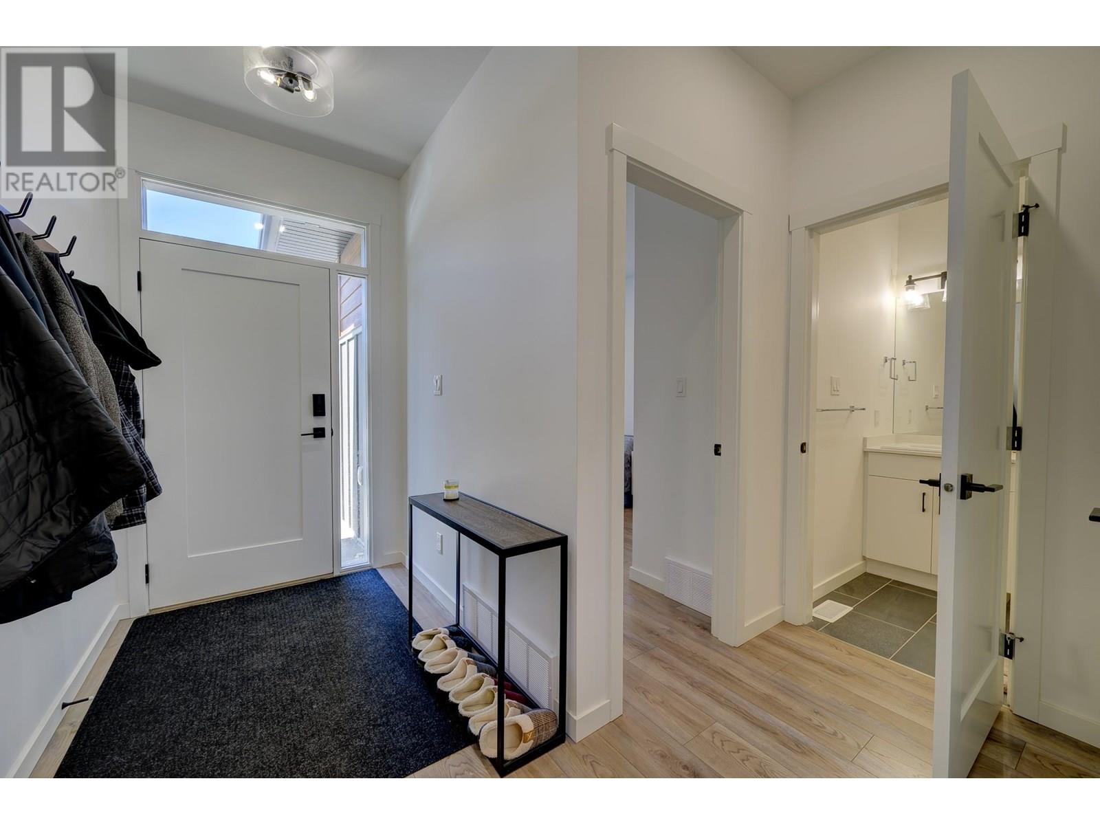 220 Shepherd Road Unit# 2 - Photo 3 of 17, Chase, British Columbia