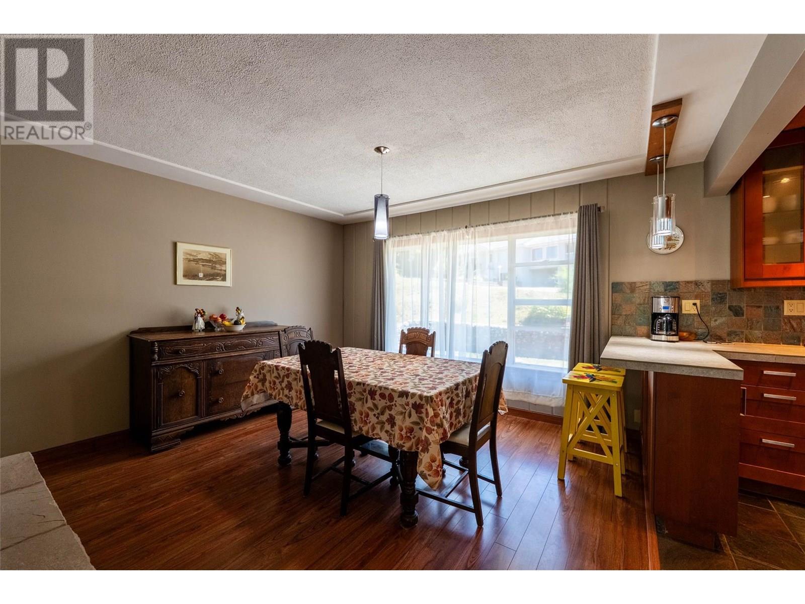 Photo 2 of 601 Mchardy Street, Nelson BC