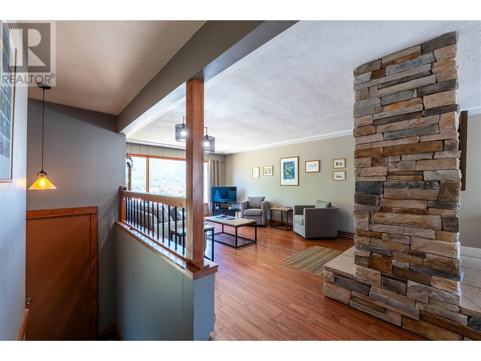 Photo 17 of 601 Mchardy Street, Nelson BC