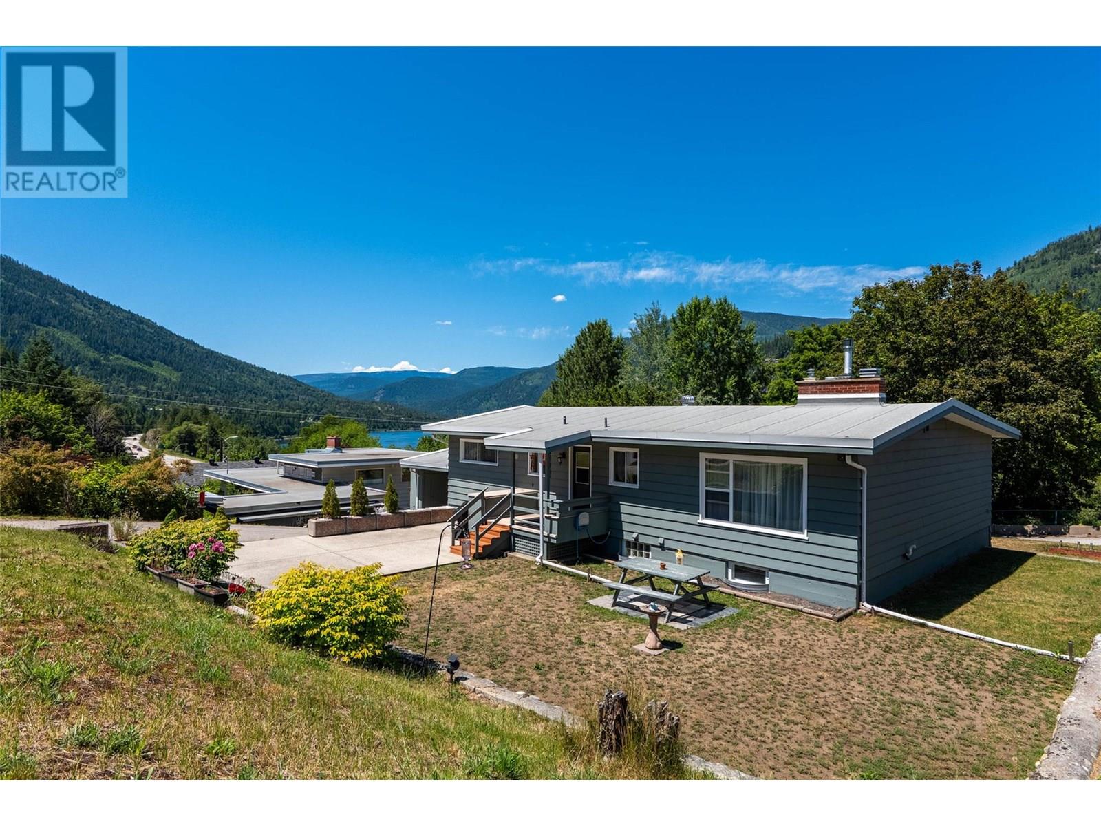 Photo 24 of 601 Mchardy Street, Nelson BC