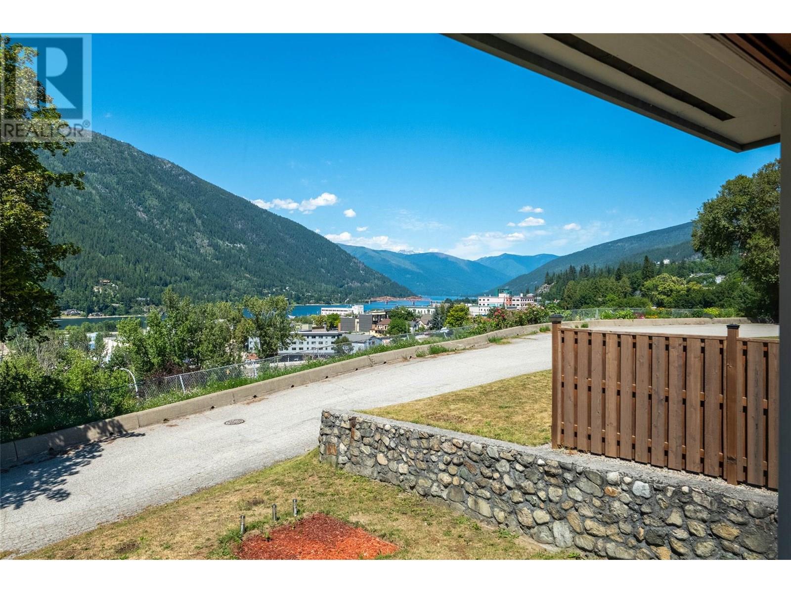 Photo 21 of 601 Mchardy Street, Nelson BC