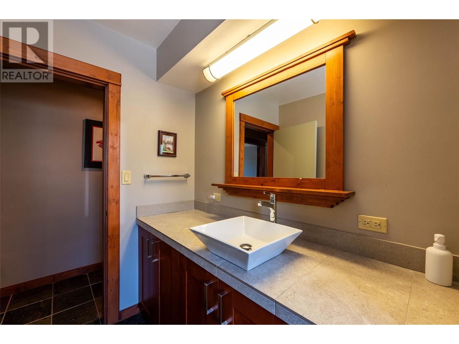 Photo 33 of 601 Mchardy Street, Nelson BC