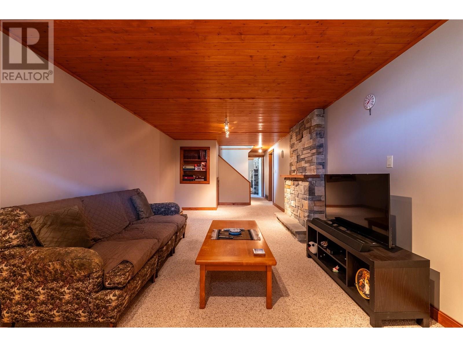 Photo 35 of 601 Mchardy Street, Nelson BC