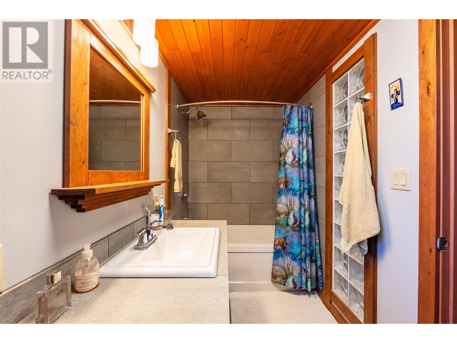 Photo 50 of 601 Mchardy Street, Nelson BC