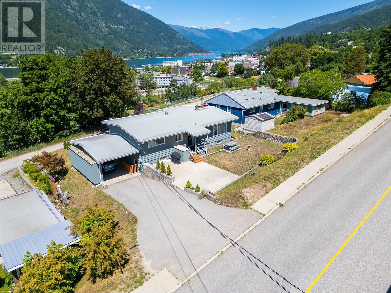 Photo 6 of 601 Mchardy Street, Nelson BC