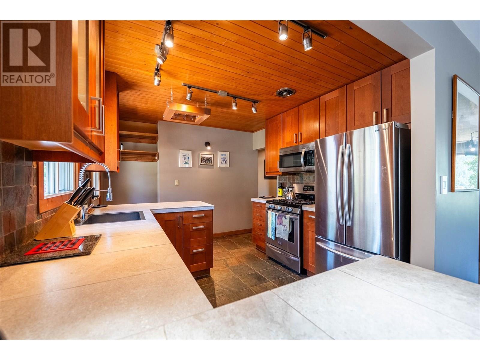 Photo 54 of 601 Mchardy Street, Nelson BC