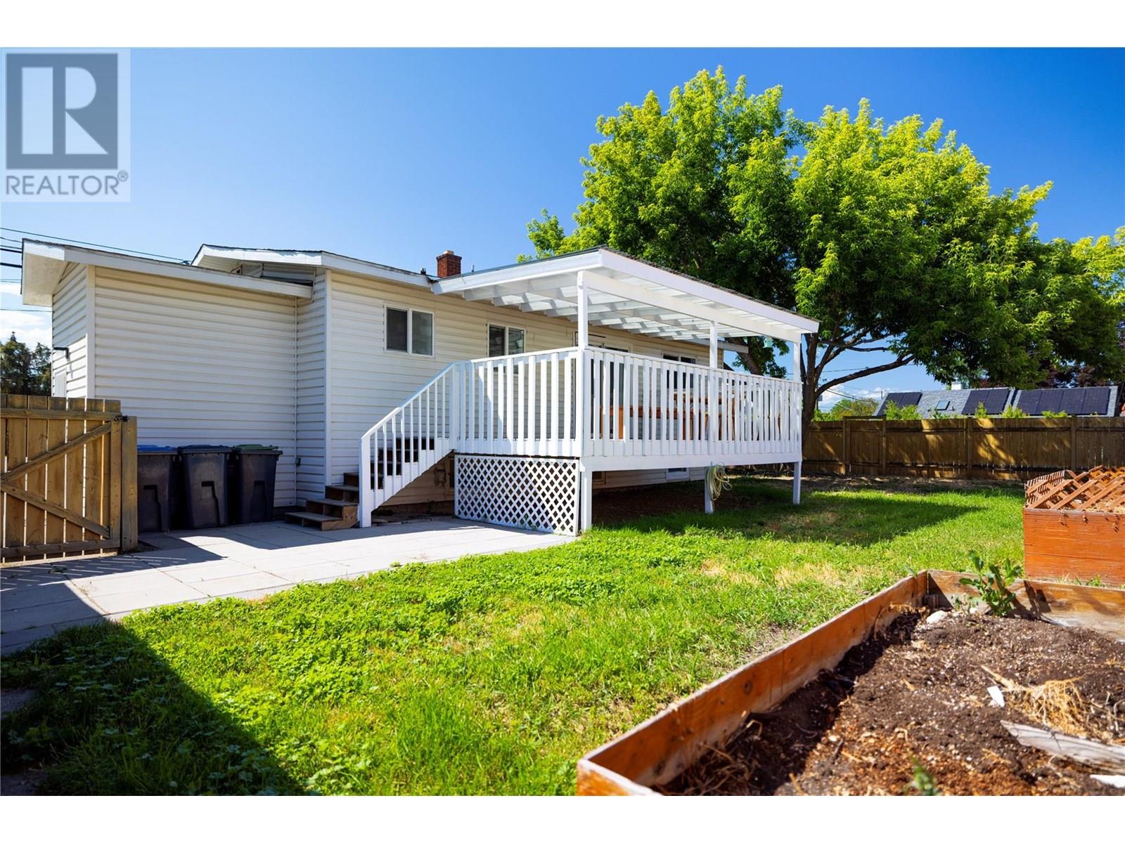 Photo 41 of 415 Gerstmar Road, Kelowna BC