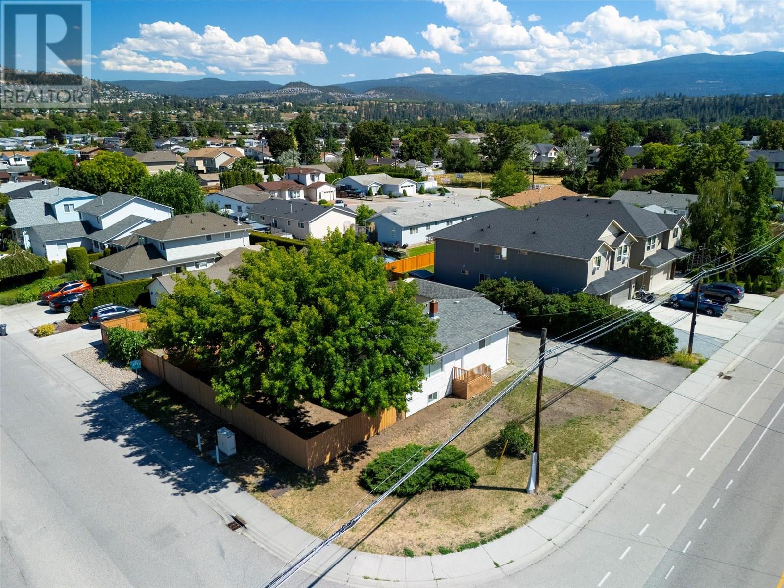 Photo 48 of 415 Gerstmar Road, Kelowna BC