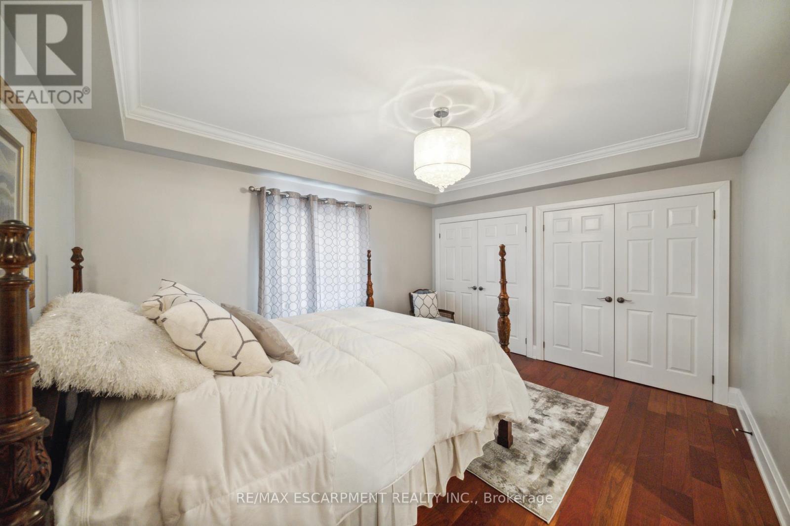 Photo 15 of 1569 Glenburnie Road, Mississauga ON