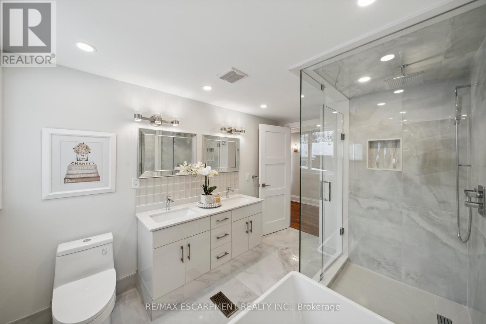 Photo 20 of 1569 Glenburnie Road, Mississauga ON