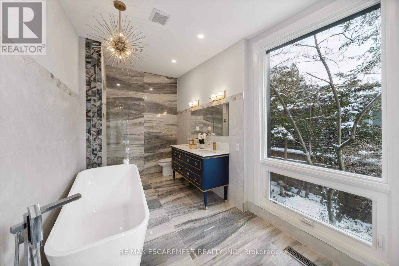 Photo 23 of 1569 Glenburnie Road, Mississauga ON
