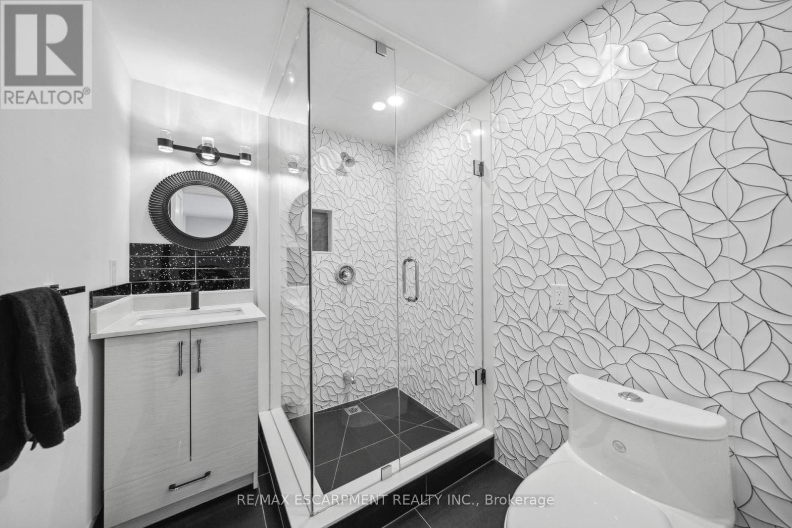Photo 27 of 1569 Glenburnie Road, Mississauga ON