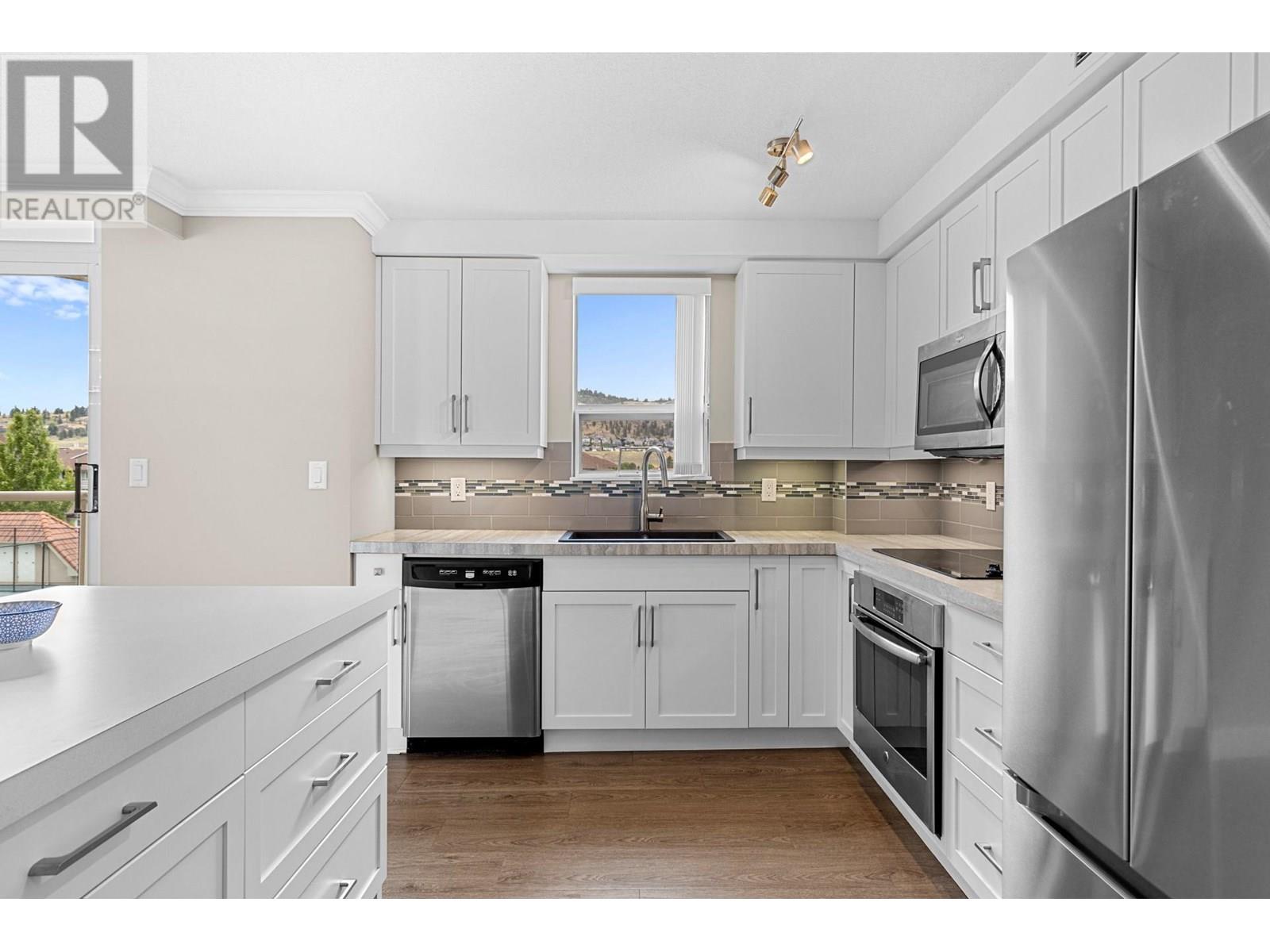 501 1152 Sunset Drive, Kelowna