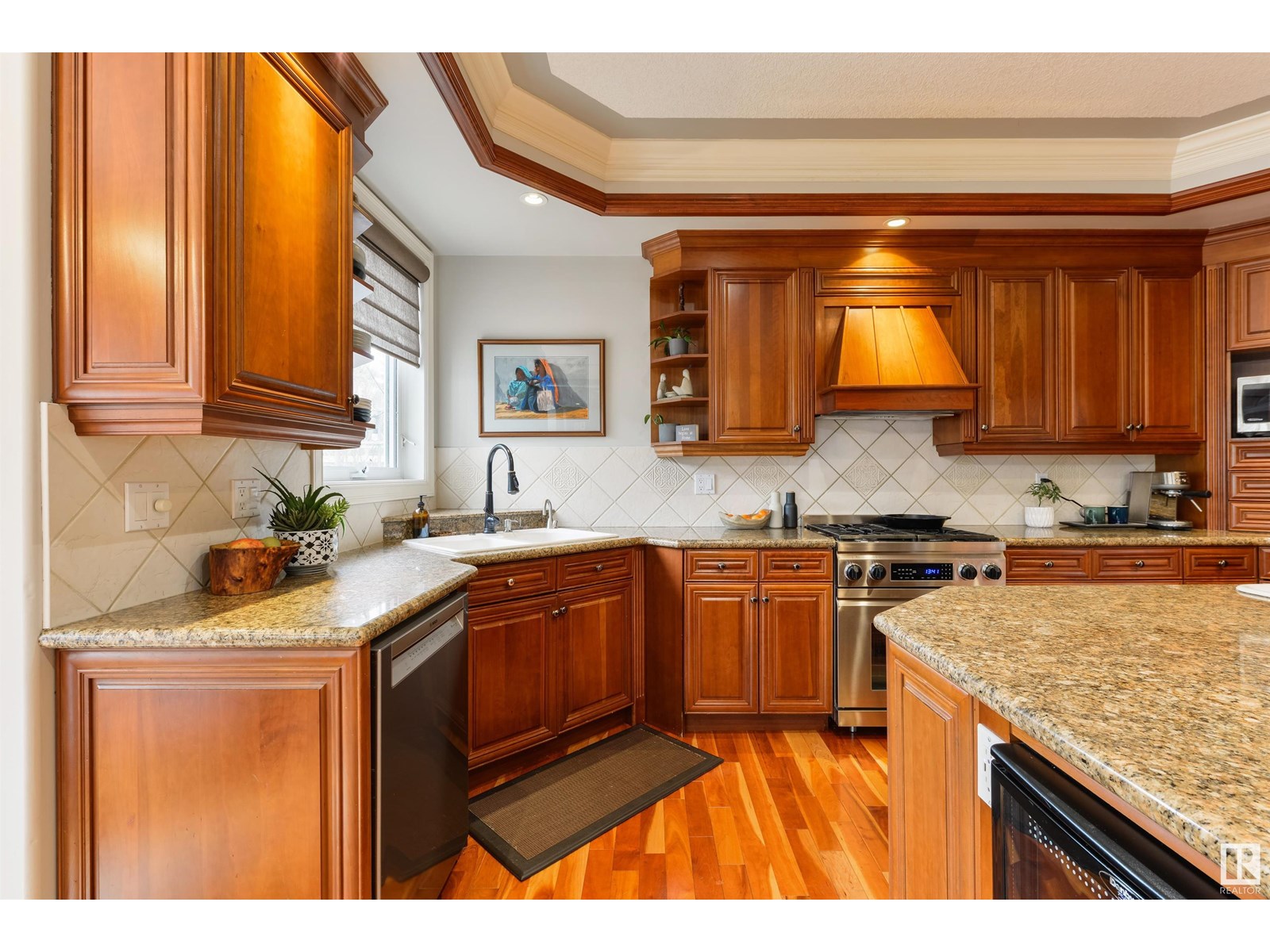 Photo 11 of 727 Hetu Ln Nw, Edmonton AB
