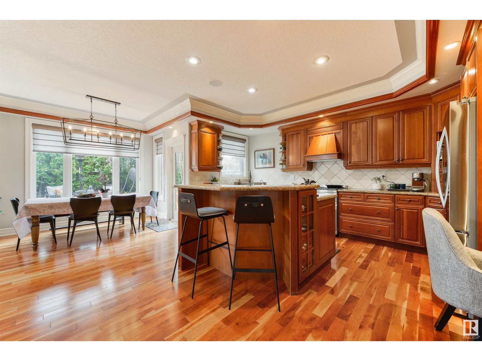Photo 12 of 727 Hetu Ln Nw, Edmonton AB