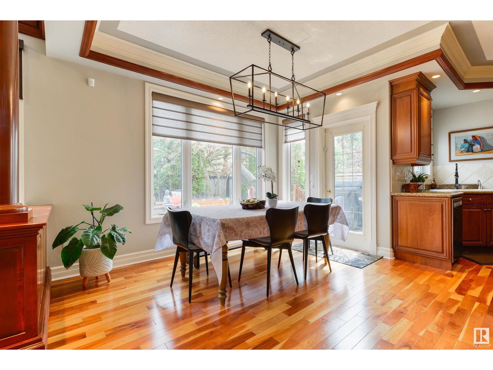 Photo 13 of 727 Hetu Ln Nw, Edmonton AB