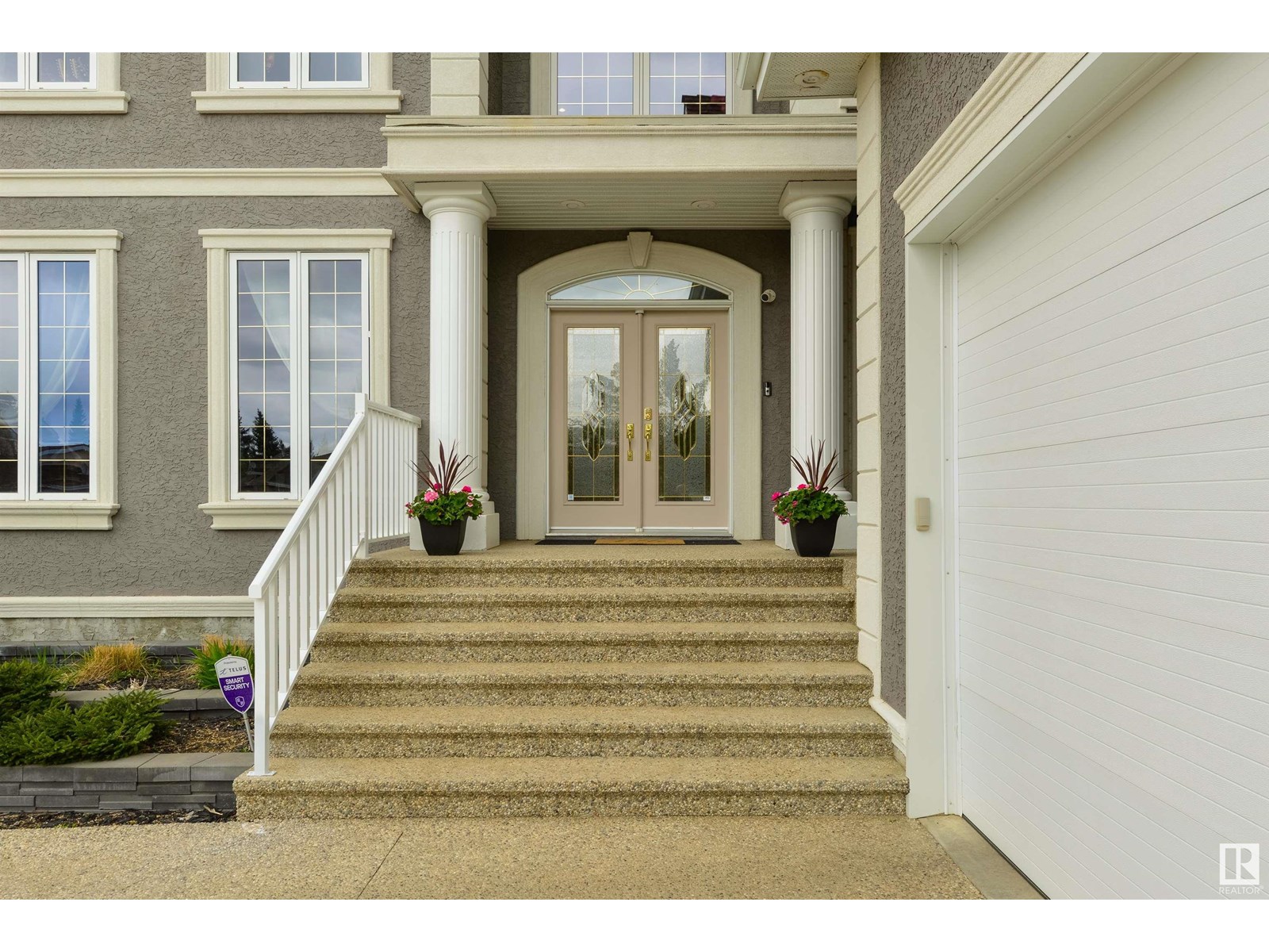 Photo 2 of 727 Hetu Ln Nw, Edmonton AB