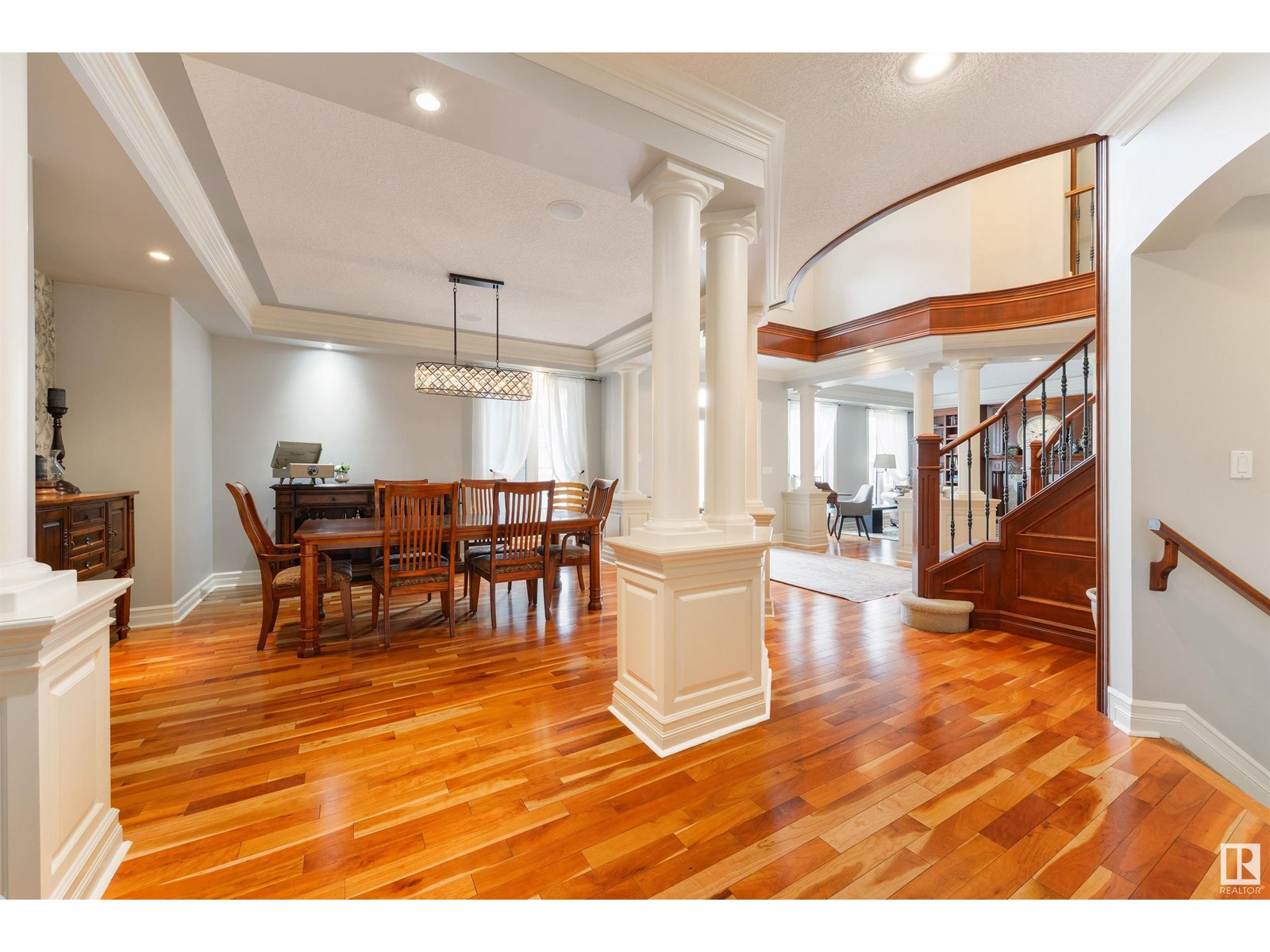 Photo 8 of 727 Hetu Ln Nw, Edmonton AB