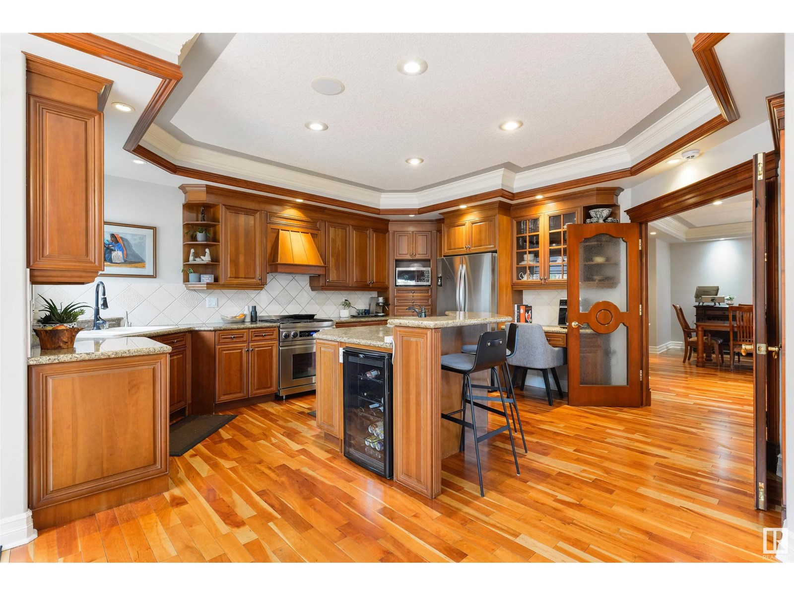 Photo 9 of 727 Hetu Ln Nw, Edmonton AB
