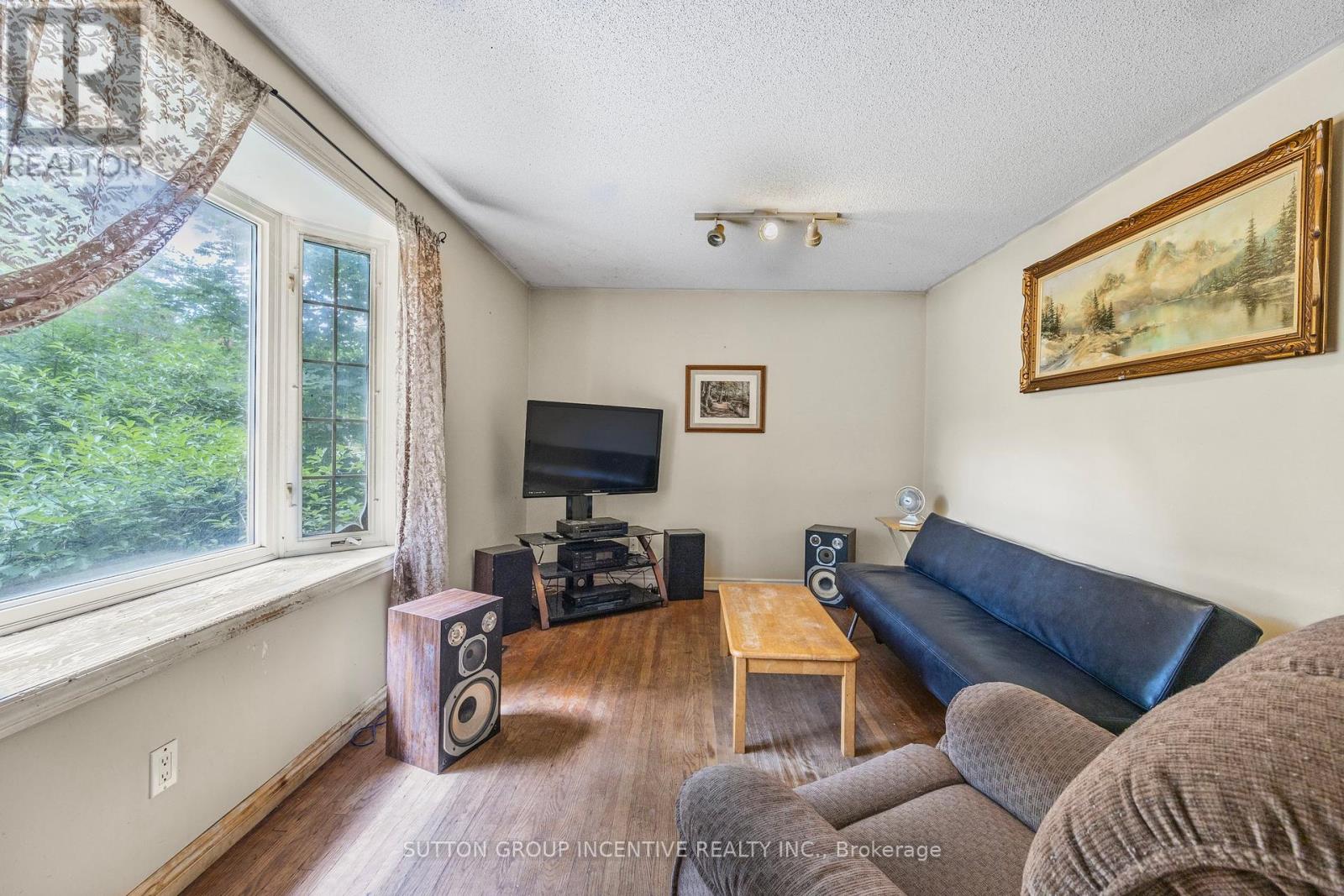 Photo 30 of 1213 Bayfield Street N, Springwater ON