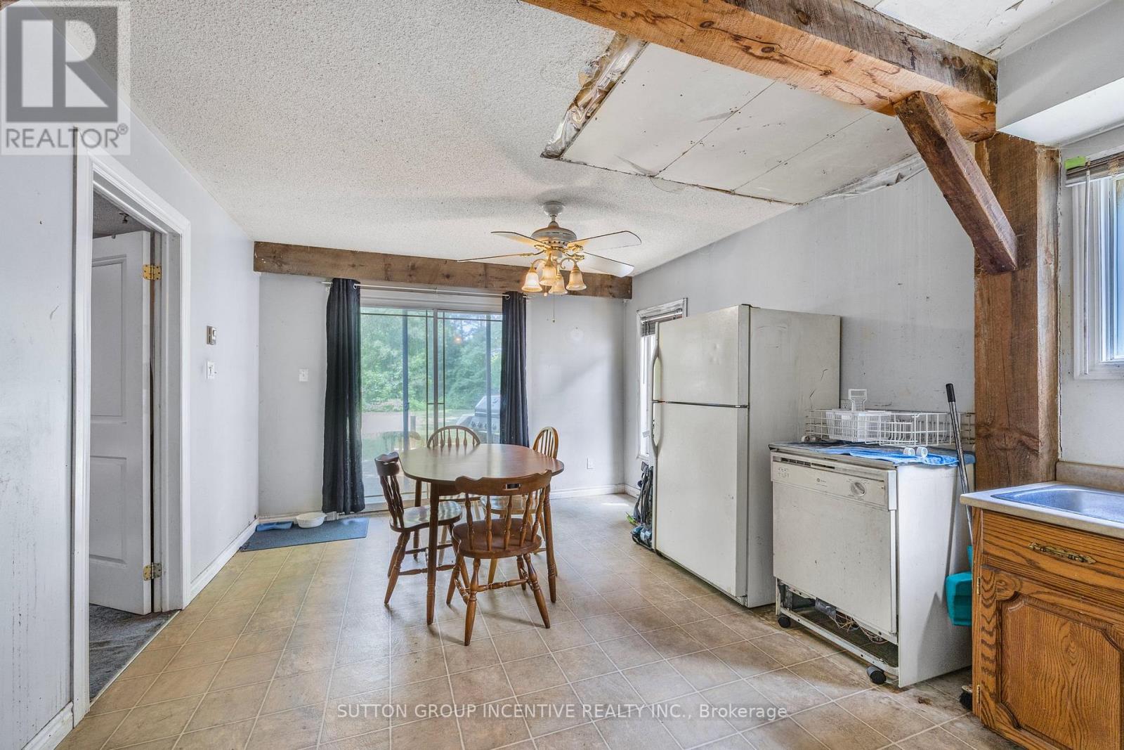 Photo 31 of 1213 Bayfield Street N, Springwater ON
