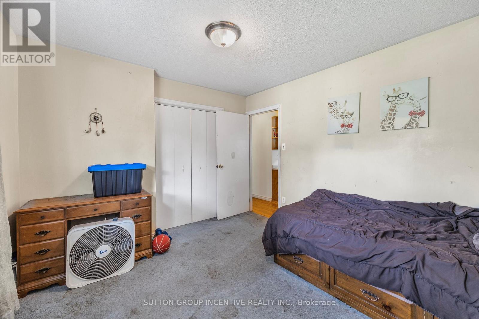 Photo 9 of 1213 Bayfield Street N, Springwater ON