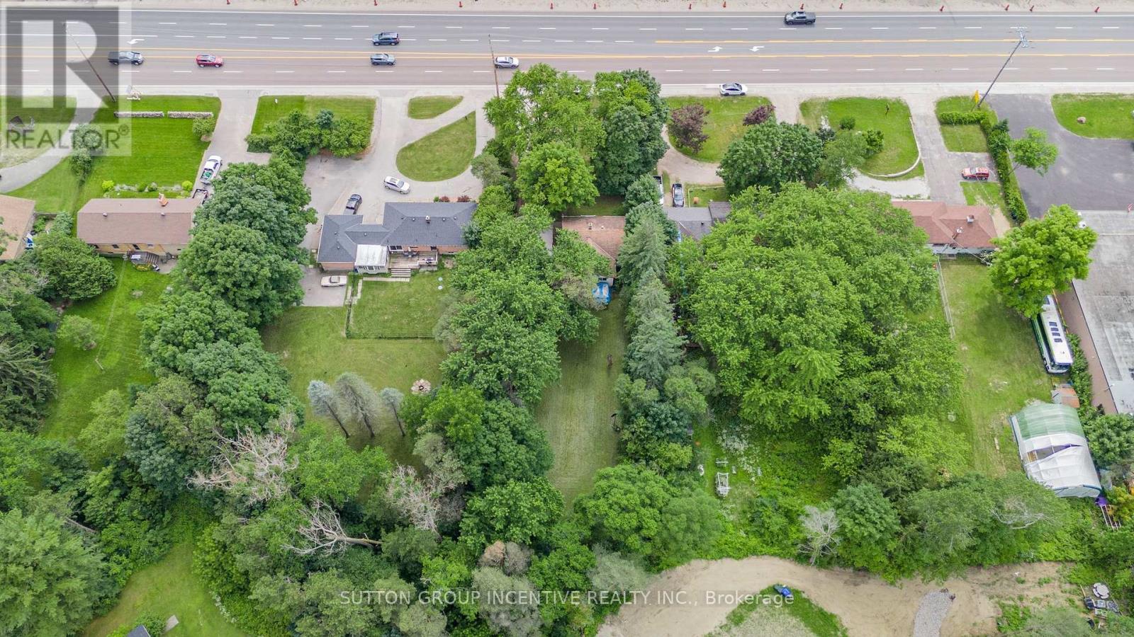 Photo 2 of 1213 Bayfield Street N, Springwater ON