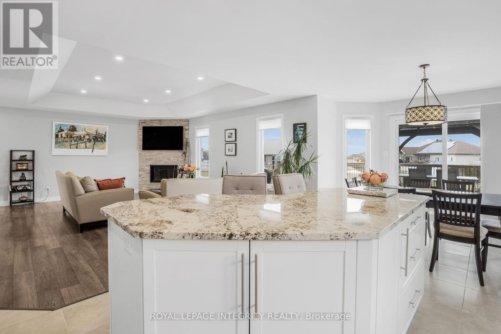Photo 12 of 251 Des Violettes Street, Clarencerockland ON