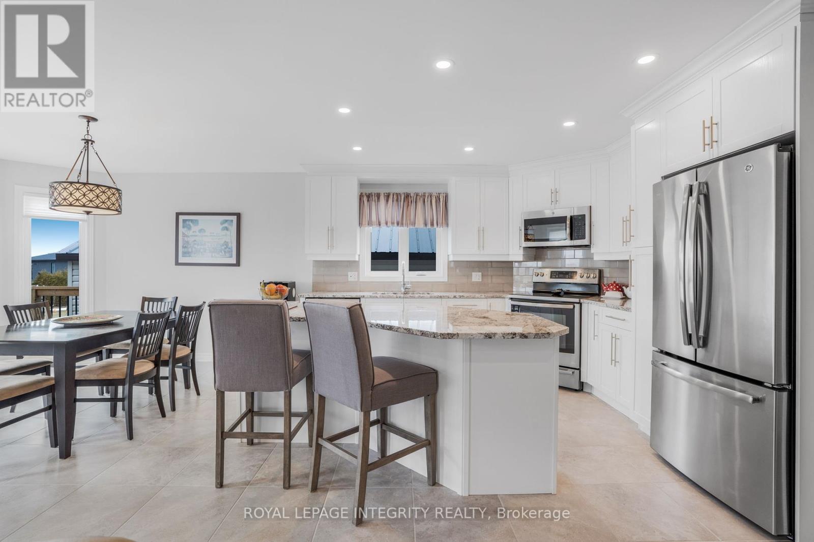 Photo 10 of 251 Des Violettes Street, Clarencerockland ON