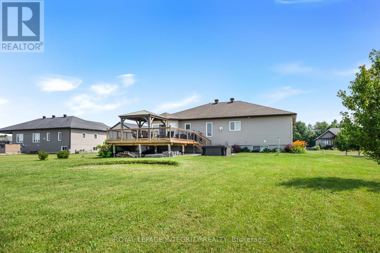 Photo 33 of 251 Des Violettes Street, Clarencerockland ON