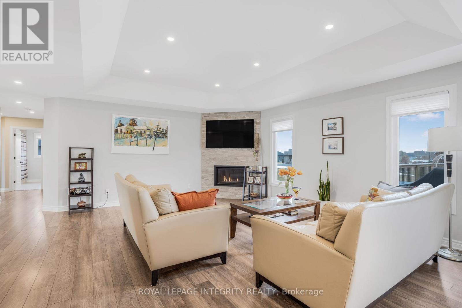 Photo 7 of 251 Des Violettes Street, Clarencerockland ON
