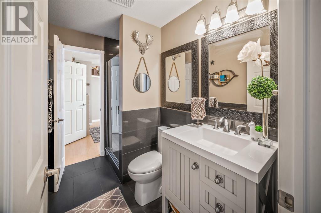 Single Family House for Sale in    Avenue SW Windsor Park Calgary 