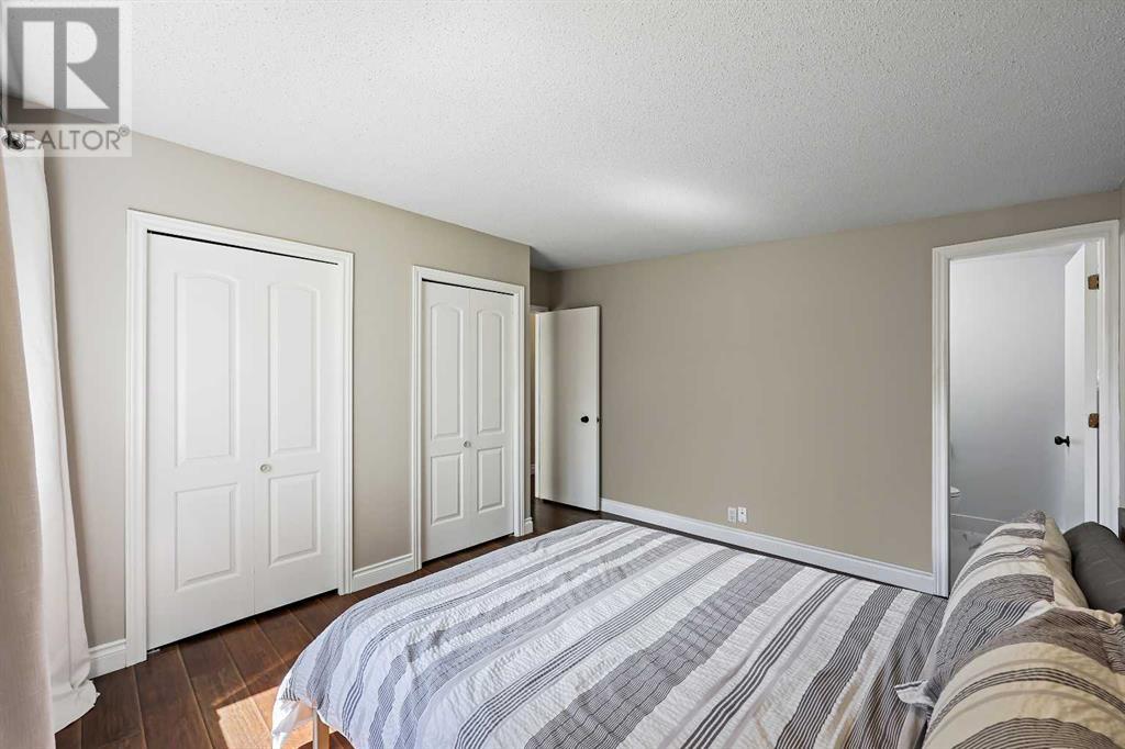 Single Family House Bungalow for Sale in  Dalrymple Crescent NW Dalhousie Calgary 