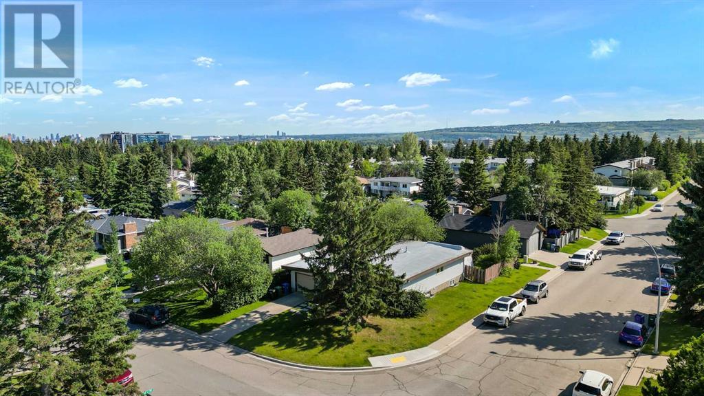 Single Family House Bungalow for Sale in  Dalrymple Crescent NW Dalhousie Calgary 